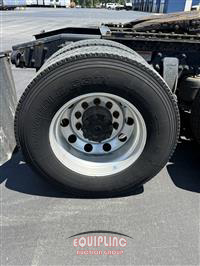 2022 Freightliner CASCADIA 6X4 T/A SLEEPER TRUCK