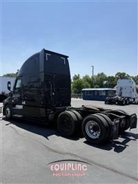 2022 Freightliner CASCADIA 6X4 T/A SLEEPER TRUCK
