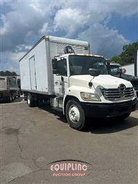 2010 Hino 338 22' BOX TRUCK