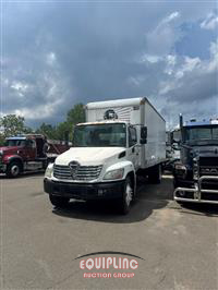 2010 Hino 338 22' BOX TRUCK