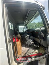 2009 Volvo VNM