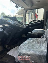 2019 Hino 268A 24' BOX TRUCK
