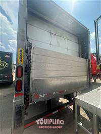 2019 Hino 268A 24' BOX TRUCK