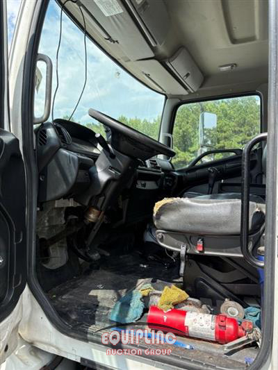 2016 Hino 268A 26' Box Truck