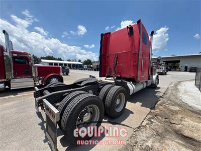 2001 Freightliner FLD132