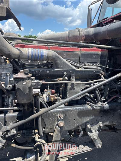 2001 Freightliner FLD132