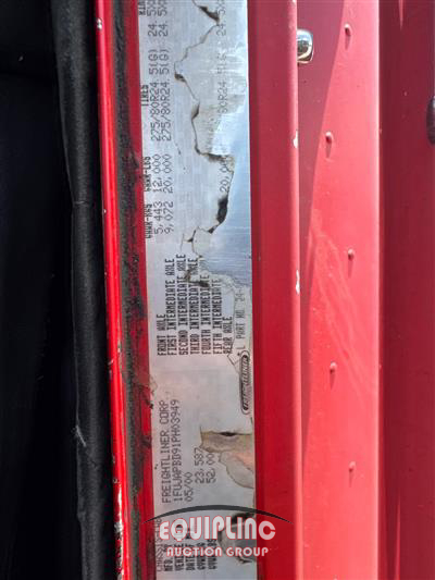 2001 Freightliner FLD132