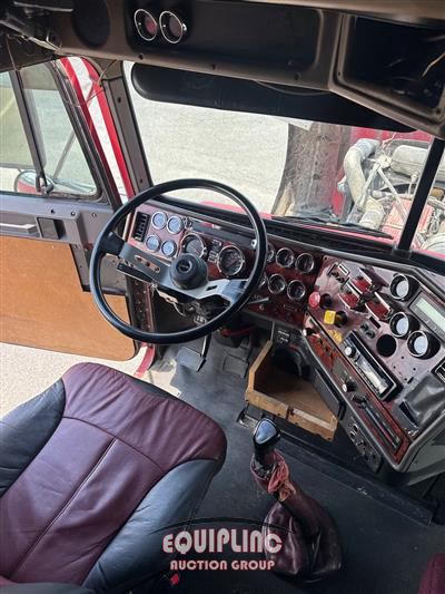 2001 Freightliner FLD132