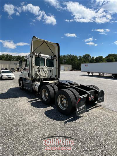 2017 Freightliner CASCADIA 6X4 T/A DAY CAB TRUCK