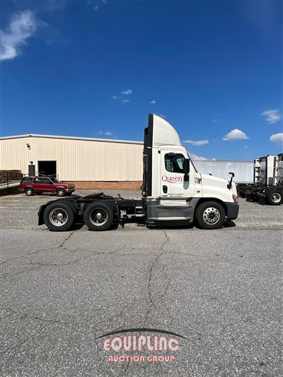 2017 Freightliner CASCADIA 6X4 T/A DAY CAB TRUCK