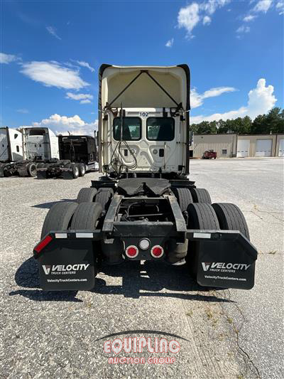 2017 Freightliner CASCADIA 6X4 T/A DAY CAB TRUCK