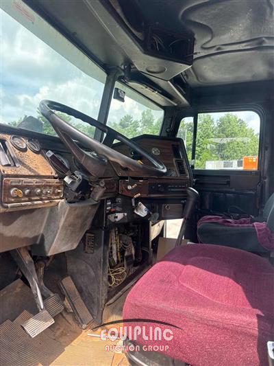 1993 Freightliner FLD120