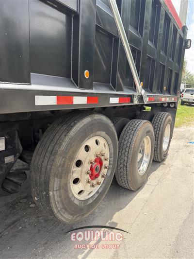 2006 Peterbilt 357 TRI/A DUMP TRUCK