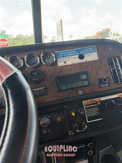 2006 Peterbilt 357 TRI/A DUMP TRUCK