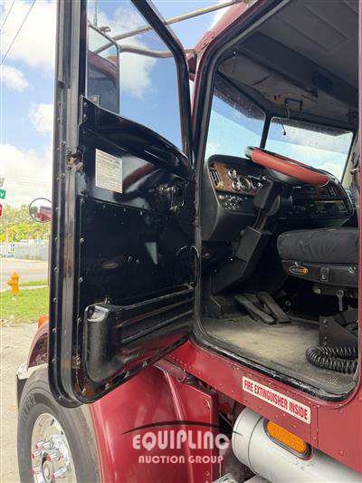 2006 Peterbilt 357 TRI/A DUMP TRUCK