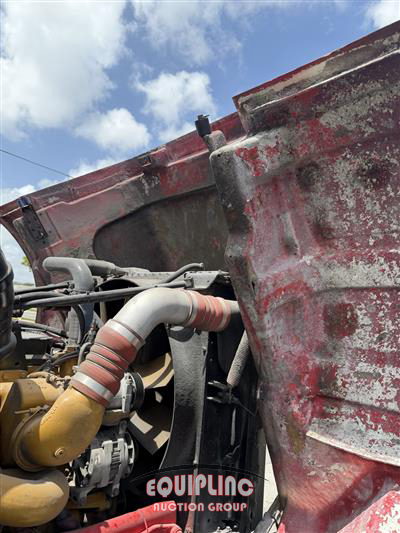 2006 Peterbilt 357 TRI/A DUMP TRUCK