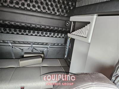 2025 Kenworth W900 6X4 T/A SLEEPER TRUCK TRA