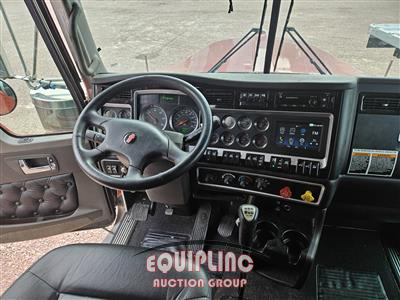 2025 Kenworth W900 6X4 T/A SLEEPER TRUCK TRA