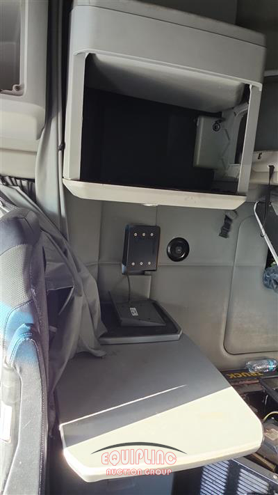 2020 Kenworth T680 6X4 T/A SLEEPER TRUCK TRA