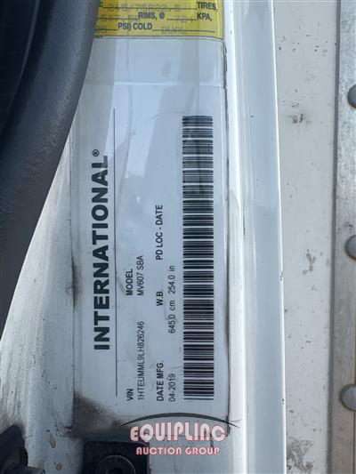 2020 International 4300 26FT T/A NON CDL BOX TRUC