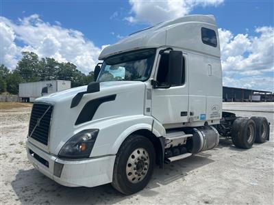 2018 VOLVO TRUCK VNL 6X4 T/A SLEEPER TRUCK TRAC