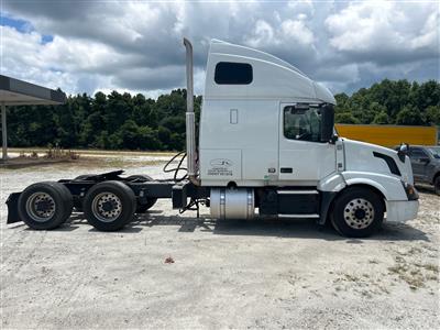 2018 VOLVO TRUCK VNL 6X4 T/A SLEEPER TRUCK TRAC