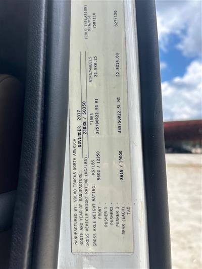 2018 VOLVO TRUCK VNL 6X4 T/A SLEEPER TRUCK TRAC