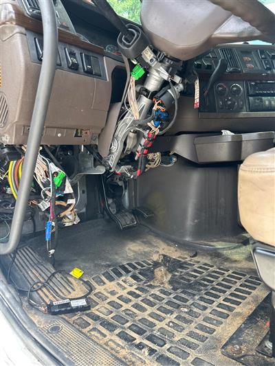 2018 VOLVO TRUCK VNL 6X4 T/A SLEEPER TRUCK TRAC