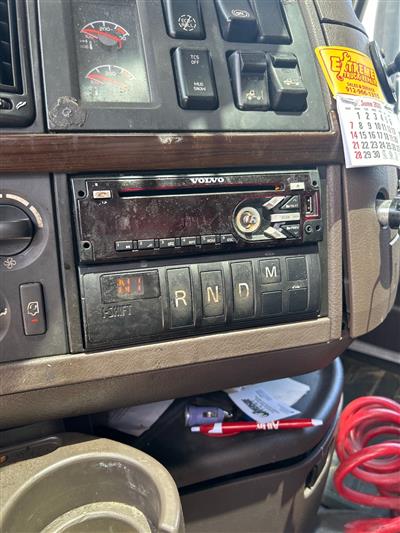 2018 VOLVO TRUCK VNL 6X4 T/A SLEEPER TRUCK TRAC