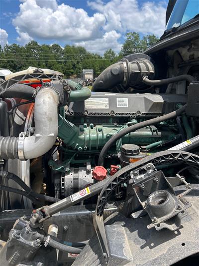 2018 VOLVO TRUCK VNL 6X4 T/A SLEEPER TRUCK TRAC
