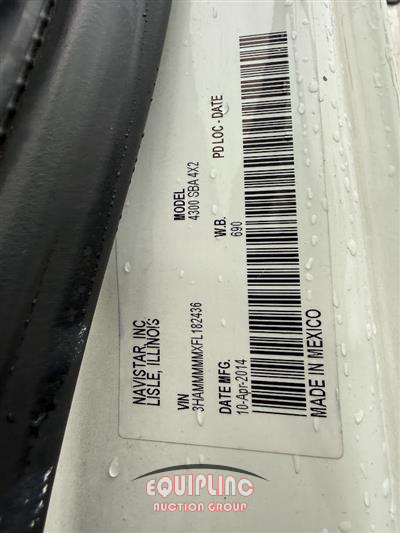 2015 International 4300 4X2 S/A NON CDL BOX TRUCK
