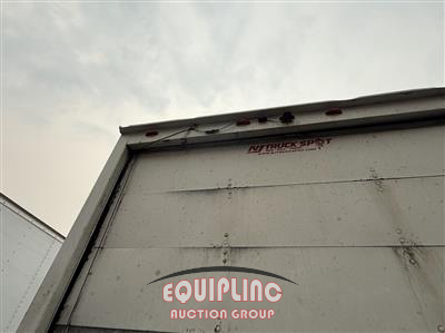 2015 International 4300 4X2 S/A NON CDL BOX TRUCK