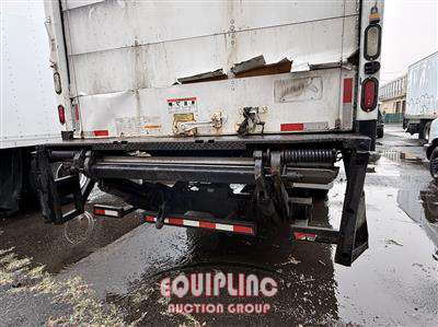 2015 International 4300 4X2 S/A NON CDL BOX TRUCK