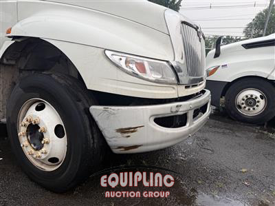2015 International 4300 4X2 S/A NON CDL BOX TRUCK
