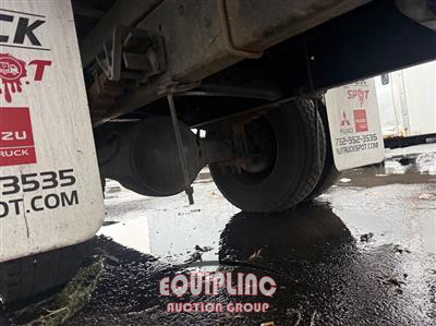 2015 International 4300 4X2 S/A NON CDL BOX TRUCK