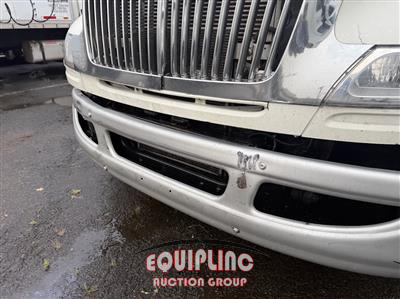 2015 International 4300 4X2 S/A NON CDL BOX TRUCK