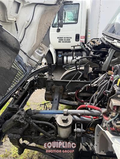2020 International MV607 4X2 S/A 26FT NON CDL BOX