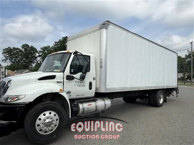 2020 International MV607 4X2 S/A 26FT NON CDL BOX
