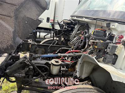 2020 International MV607 4X2 S/A 26FT NON CDL BOX