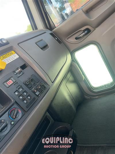 2019 Peterbilt 337 4X2 S/A ROLLBACK TRUCK