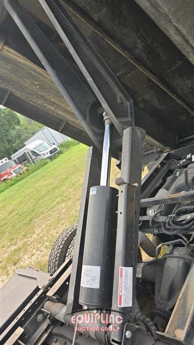 2023 Ford F350 4X2 S/A DUMP TRUCK