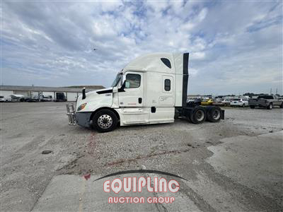 2020 Freightliner CASCADIA 6X4 T/A SLEEPER TRUCK