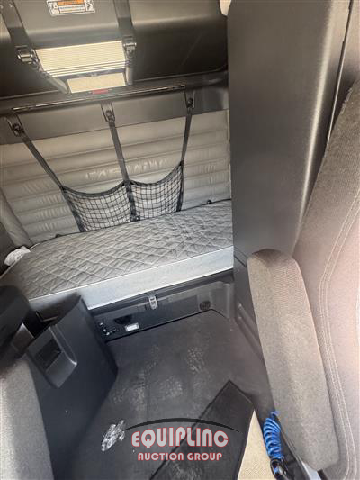 2021 Freightliner CASCADIA 6X4 T/A SLEEPER TRUCK