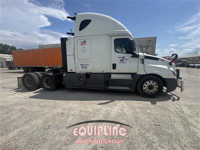 2020 Freightliner CASCADIA 6X4 T/A SLEEPER TRUCK