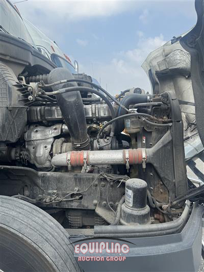 2021 Freightliner CASCADIA 6X4 T/A SLEEPER TRUCK