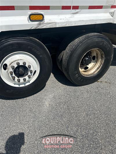 2012 Freightliner M2106 4X2 S/A GARBAGE TRUCK WI