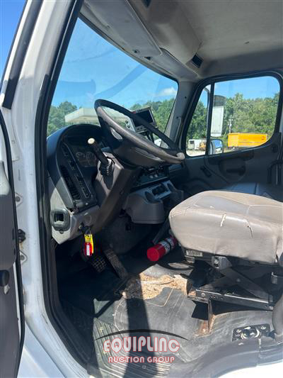 2012 Freightliner M2106 4X2 S/A GARBAGE TRUCK WI