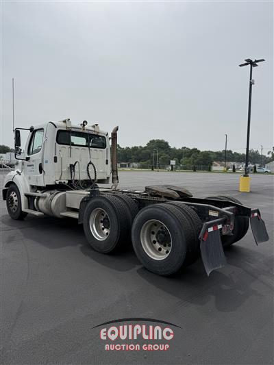 2018 Freightliner M2 6X4 T/A DAY CAB TRUCK 
