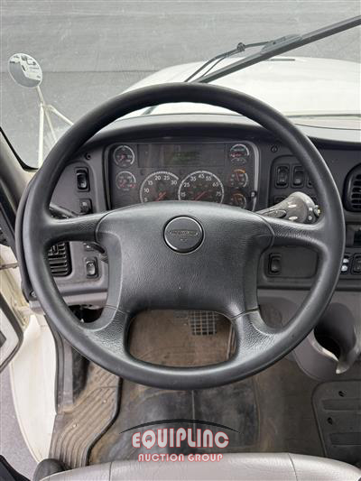 2018 Freightliner M2 6X4 T/A DAY CAB TRUCK 