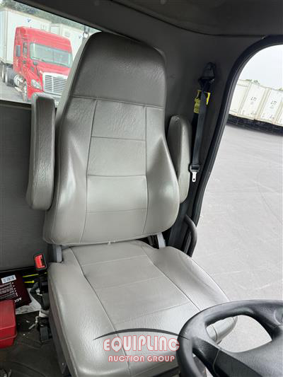 2018 Freightliner M2 6X4 T/A DAY CAB TRUCK 